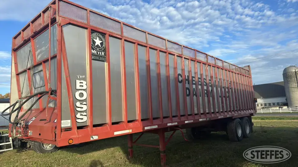 2013 Meyer 9136RT Forage Wagon