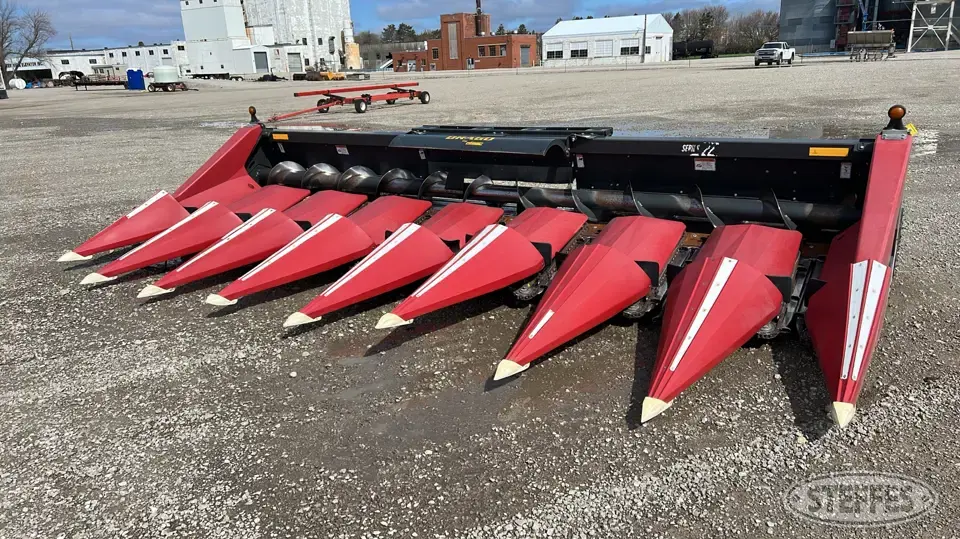 2013 Drago N8 Series ll Corn Head