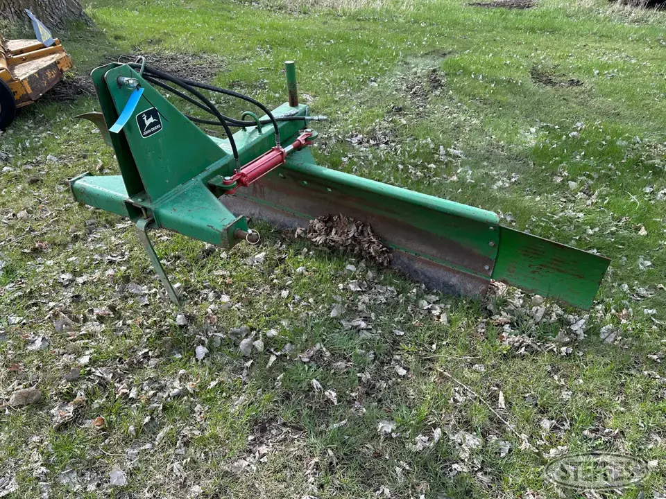 John Deere 65 Skid Steer Blade