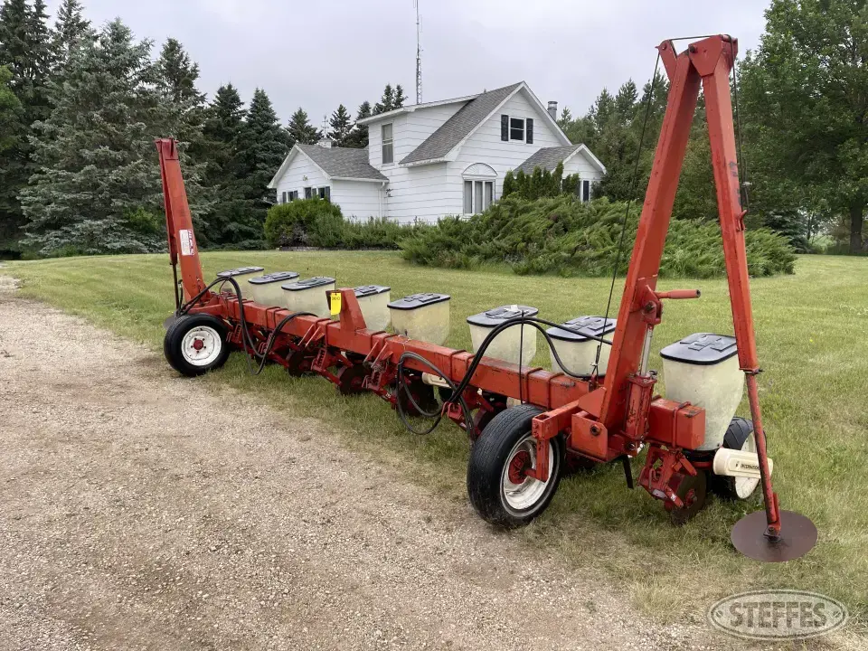 International 295 Less Than 12 Row Planter