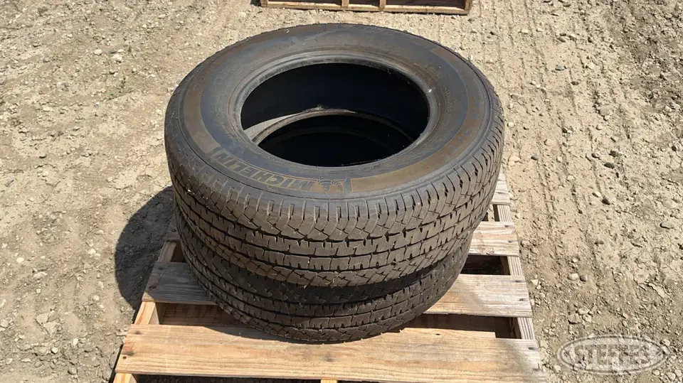 (2) Michelin LTX A/T2 LT265/70R18 tires Passenger-Light Truck Tire