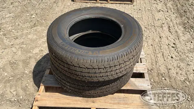 (2) Michelin LTX A/T2 LT265/70R18 tires
