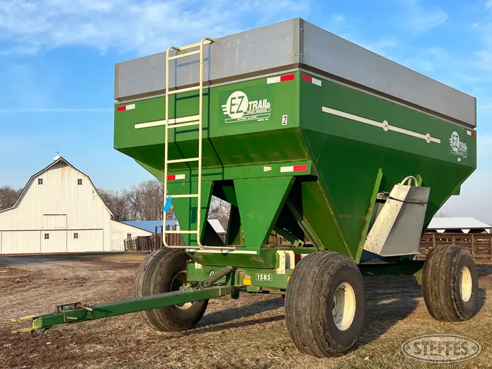 2006 E-Z Trail 500 Gravity Box