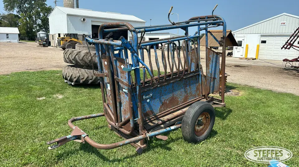 Priefert squeeze chute Livestock Handling