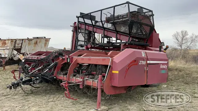 2011 Amity 2700