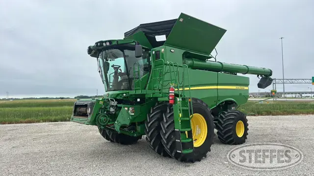 2023 John Deere S790