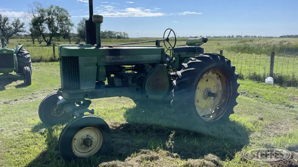 1958 John Deere 720 Collectible Tractor