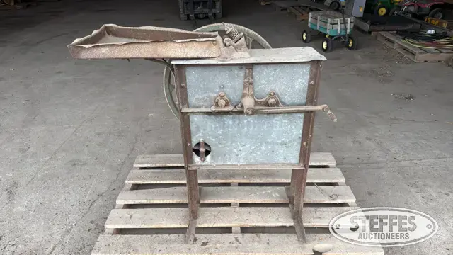 Corn sheller