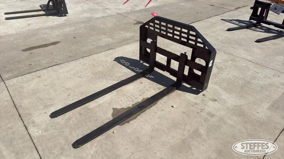 2026 GIYI DHC Skid Steer Fork