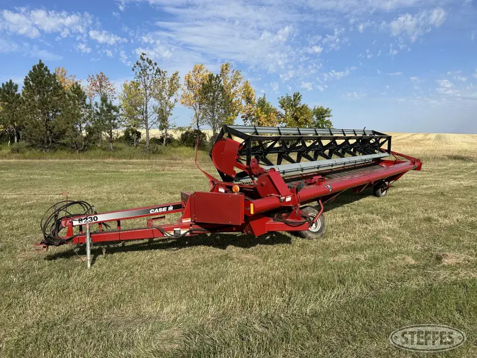 1997 Case IH 8230 Pull-Type Swather