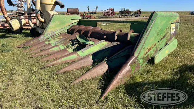 John Deere 653