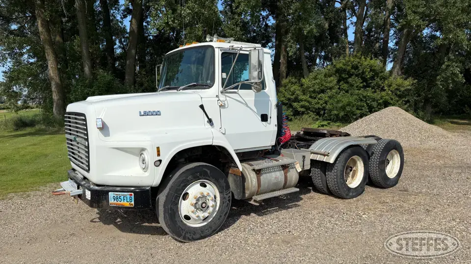 1994 Ford L9000 Conventional Truck without Sleeper