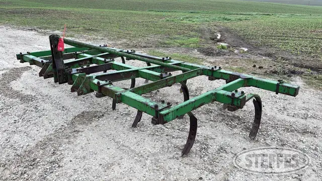 John Deere 100