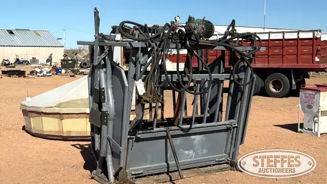 Squeeze chute