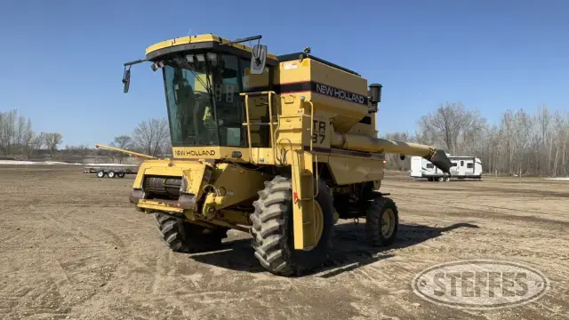 1994 New Holland TR87