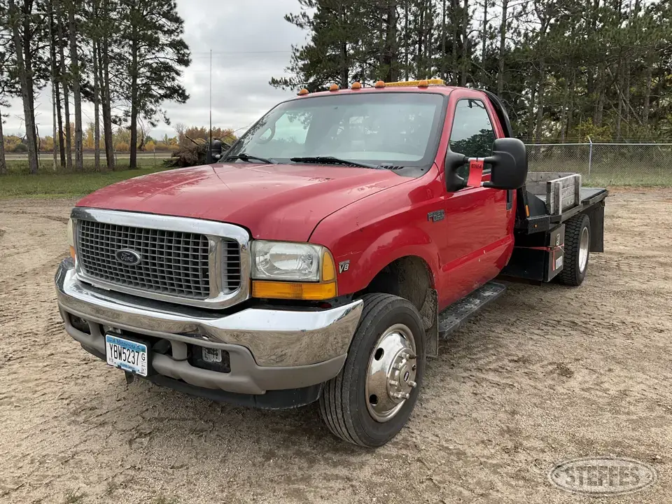 1999 Ford F-450 Flatbed Truck