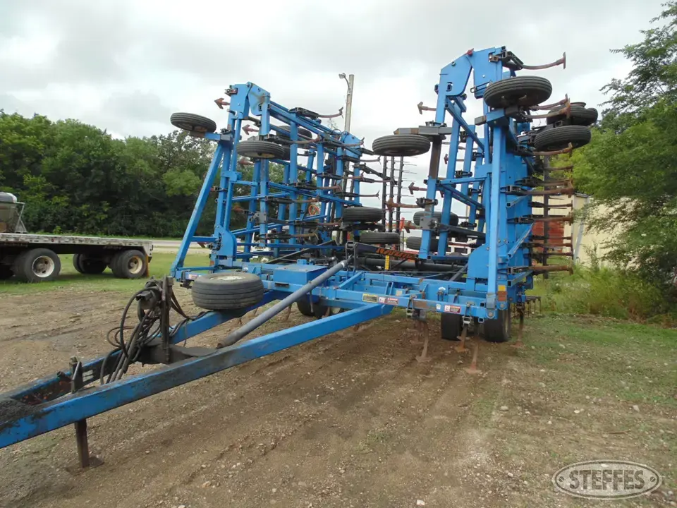 1996 DMI Tigermate II Field Cultivator
