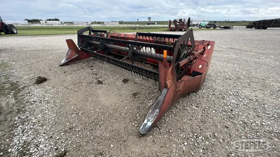International 820 Rigid Head
