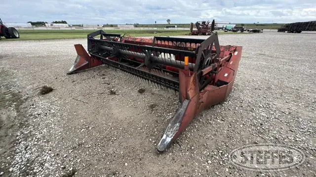 International 820