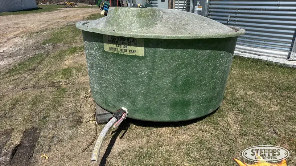 Pleasure Products approx. 1,500 gal. fiberglass tank