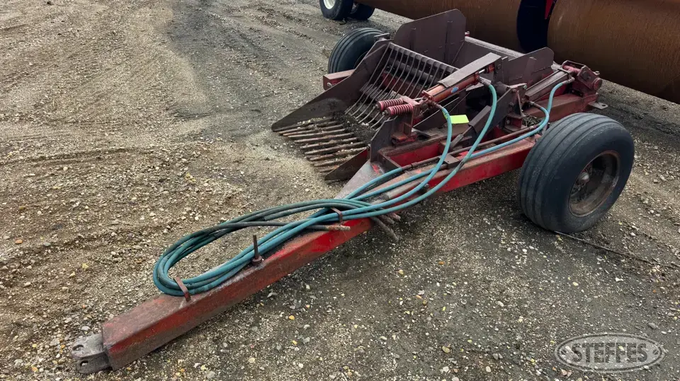 Melroe Rock Picker