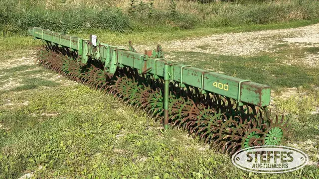 John Deere 400