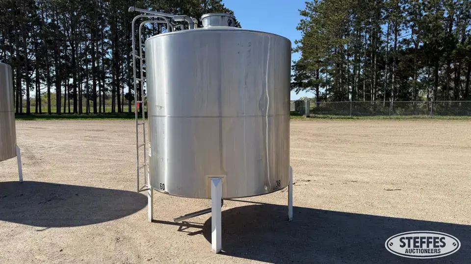 1,600 gal. SS tank Stainless Steel Tank