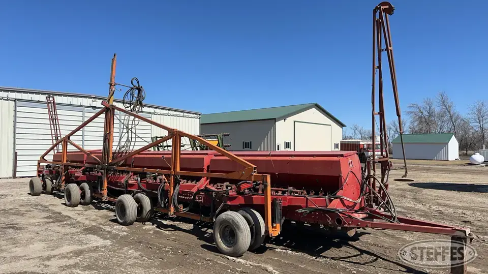 IH 6200 Press Drill