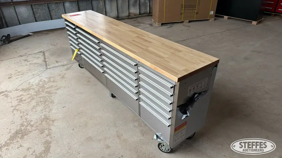 Tool cabinet Storage and Bench