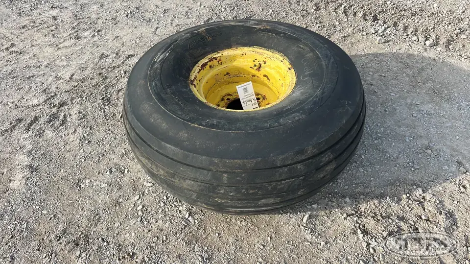 Armstrong 16.5L-16.1 tire Tractor-Implement Tire