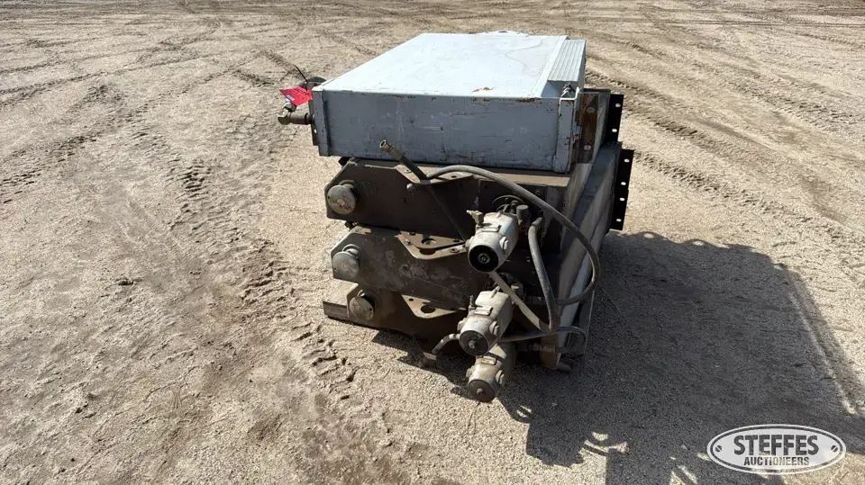 (4) Lube station tanks Farm Support Item