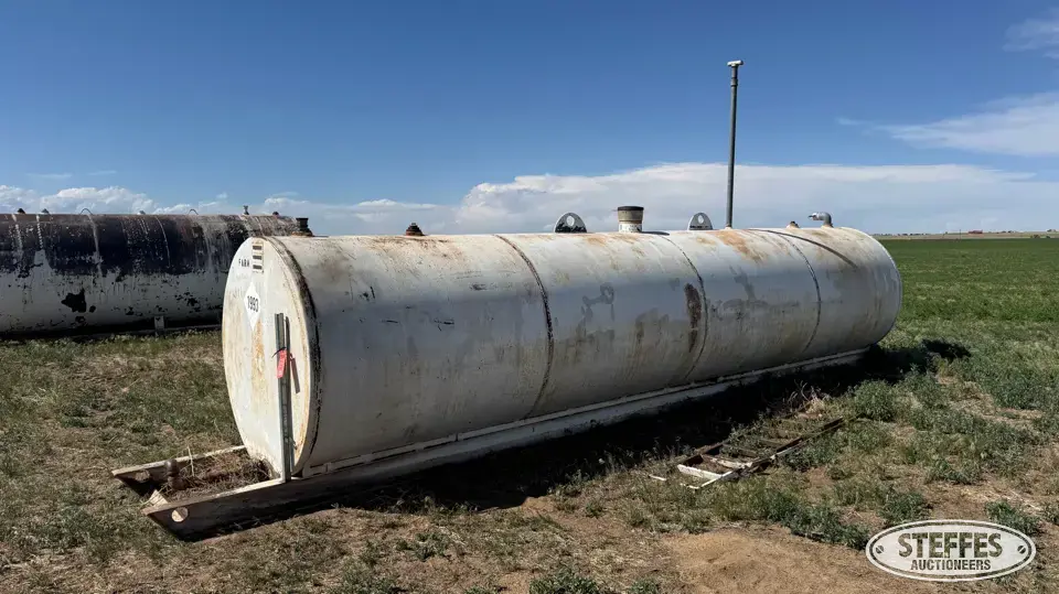 4,000 Gal. fuel tank Oil and Gas Tank