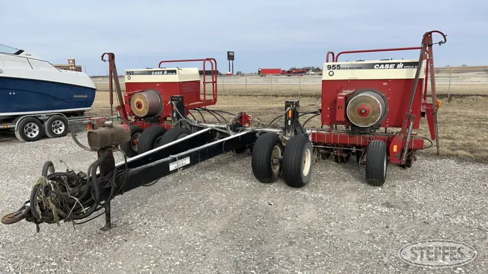 Case IH 955 12 or More Row Planter