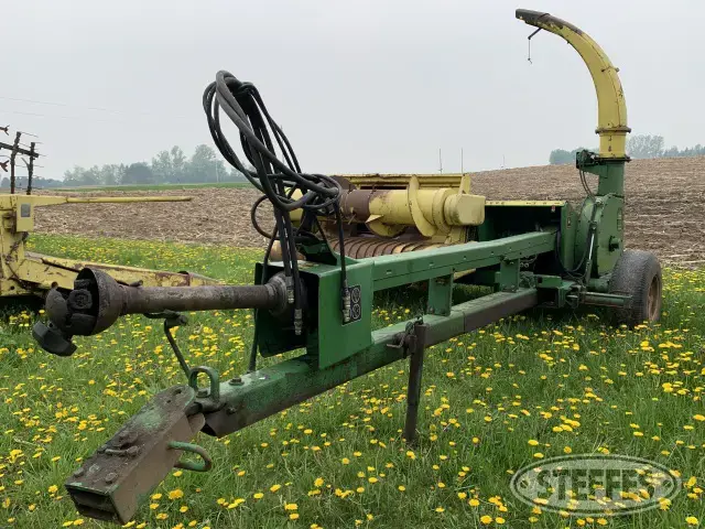 John Deere 3960