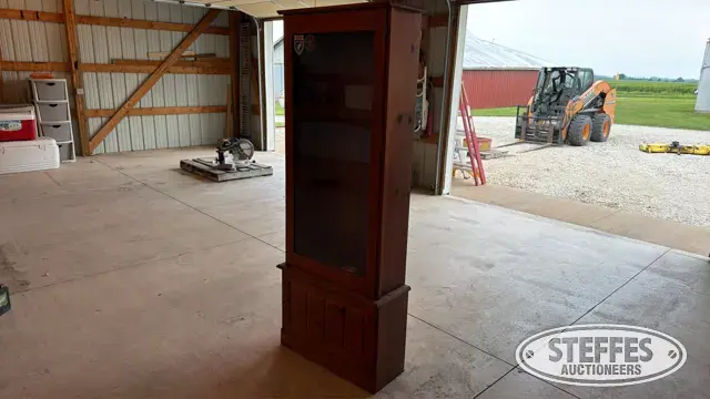Gun cabinet