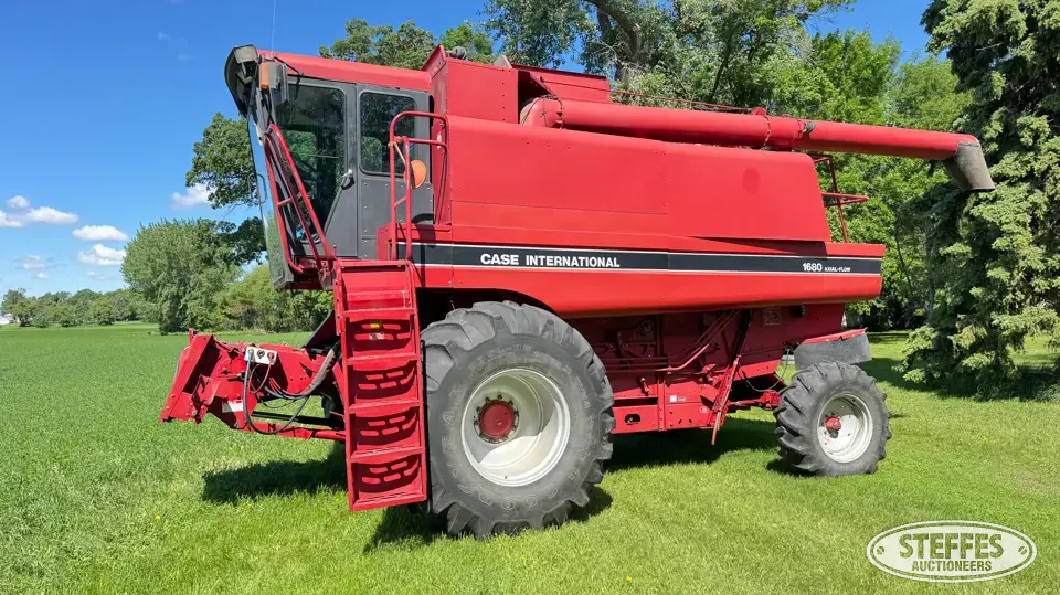 1992 Case IH 1680 Combine