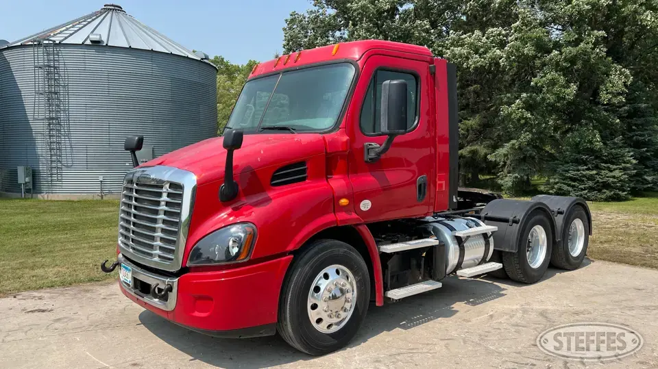 2013 Freightliner Cascadia 113 Conventional Truck without Sleeper