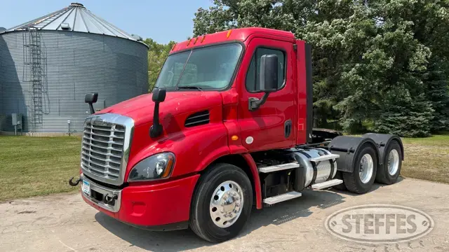 2013 Freightliner Cascadia 113