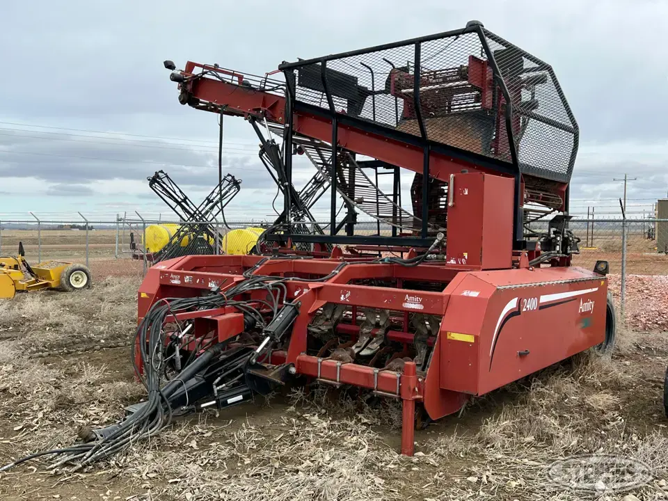 Amity 2400 Sugarbeet Harvester