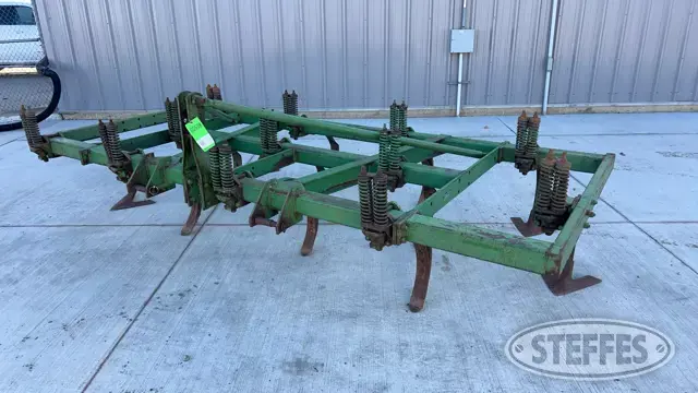 John Deere 100