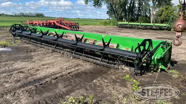 John Deere 635F