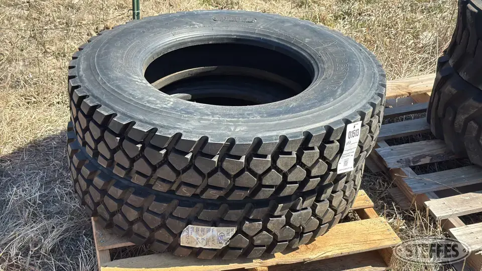 (2) Bridgestone 11R24.5 tires Truck Tire