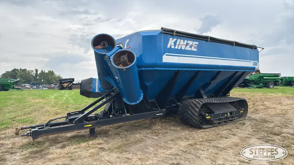 2012 Kinze 1300 Grain Cart