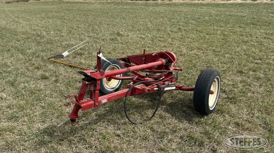International 1100 Sickle Mower