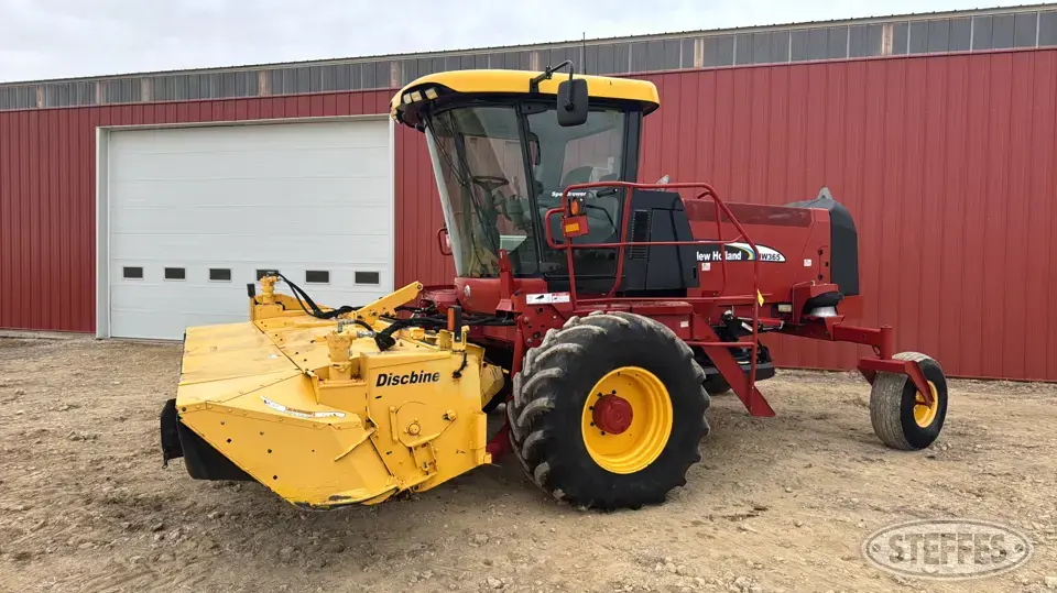 2005 New Holland HW365 Self-Propelled Windrower