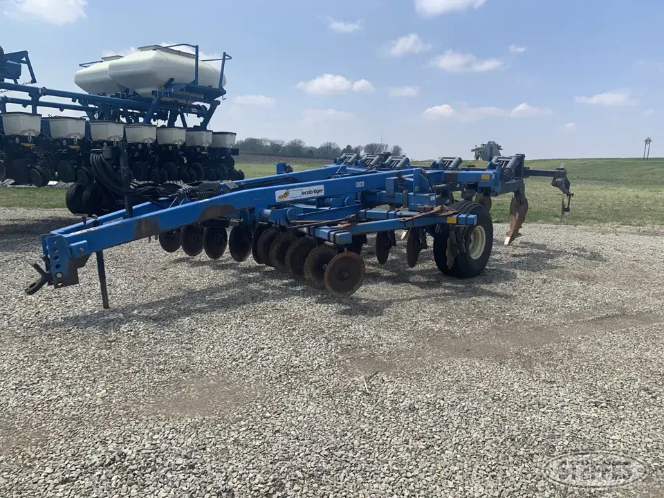 1996 DMI 530 Ripper