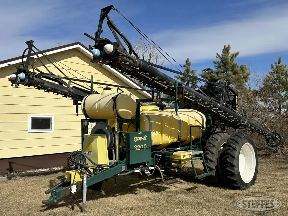 Spray-Air 3200 Pull-Type Sprayer