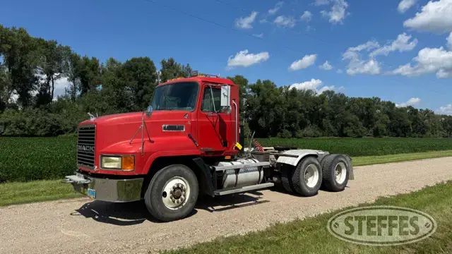 1998 Mack CH613 MaxiCruise