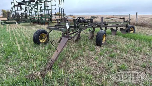 John Deere 3100