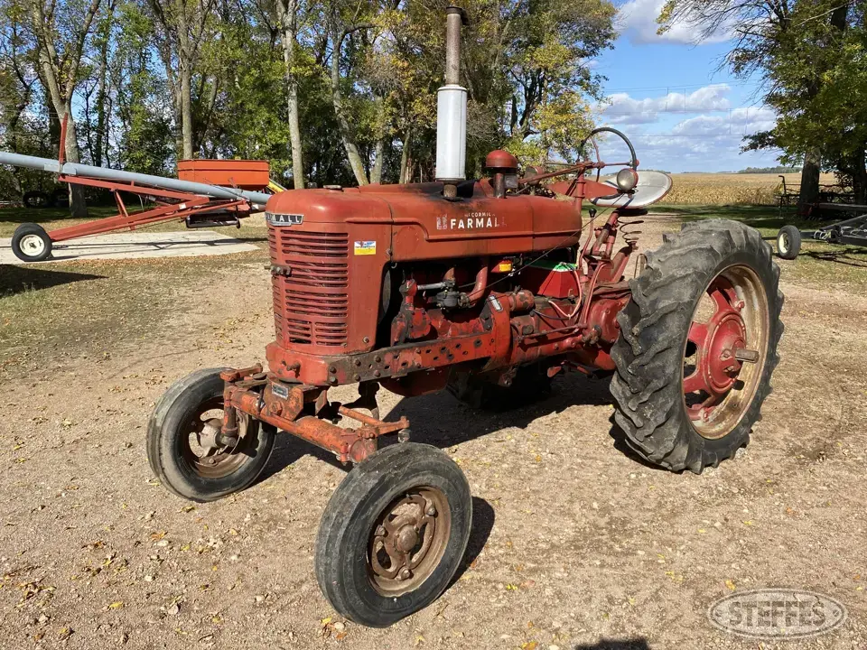 1952 Farmall M Collectible Show Tractors-Stationary Engine